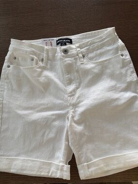 DKNY White High-Waist Women’s Shorts